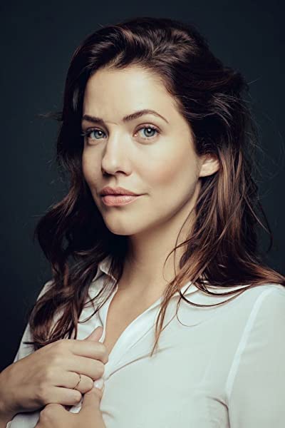 Julie Gonzalo