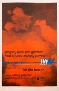 دانلود فیلم On the Beach 1959399529-1010579861